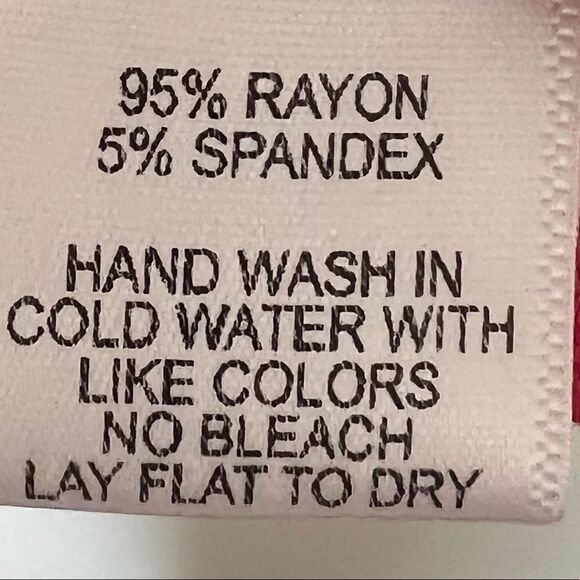 Gibson Look V-Neck Ruched Sleeve Top In Bright Coral - Picture 8 of 8